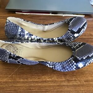 VINCE CAMUTO Multicolored Snakeskin Round Toe Ballet Flats Size 7 - 37 1/2
